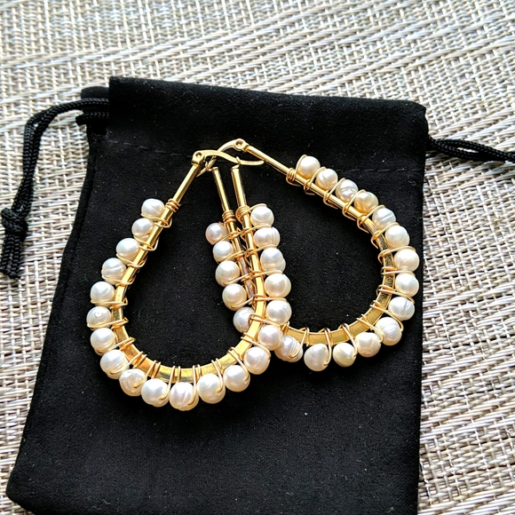 🔥 NWOT! Genuine Pearls Hoops - Picture 1 of 9